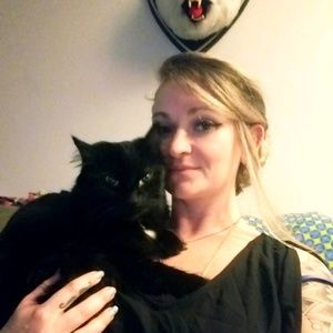 Meet your Posher, Elise